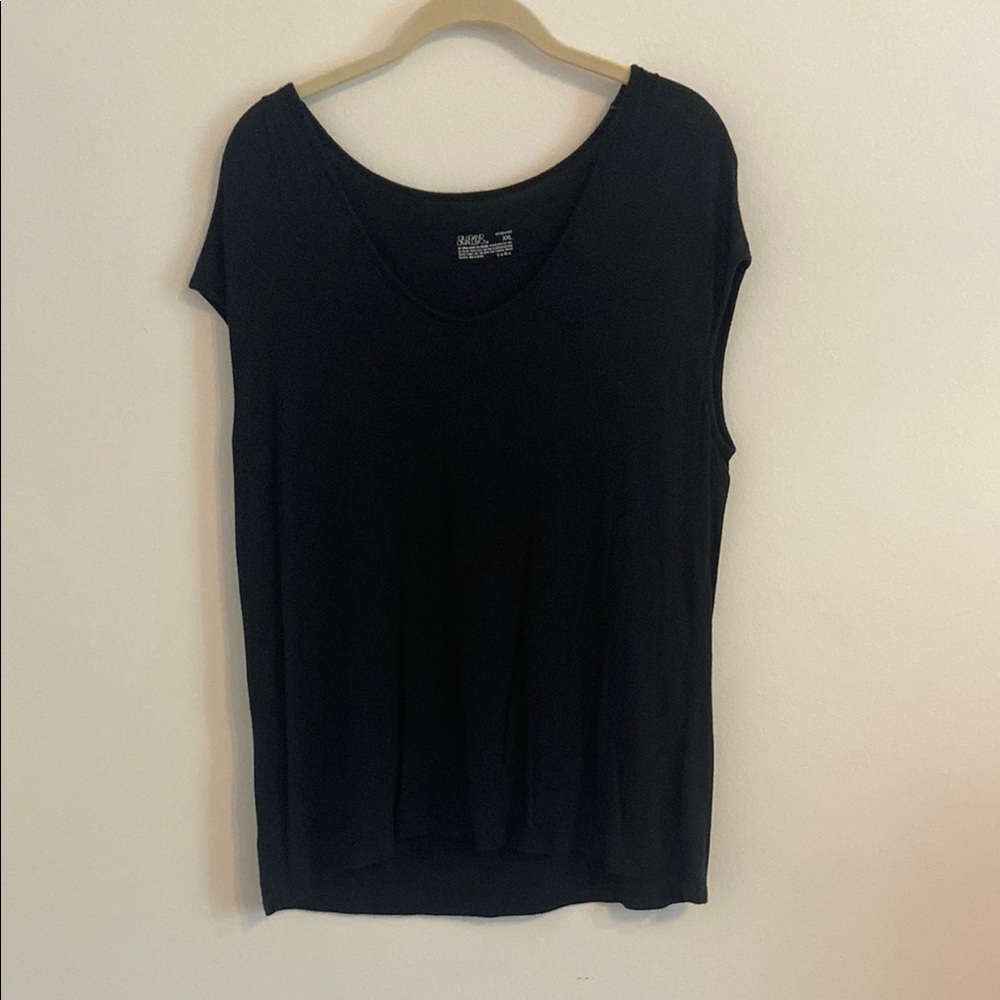Gilligan & O'Malley Black Sleeveless Relaxed Tank Top